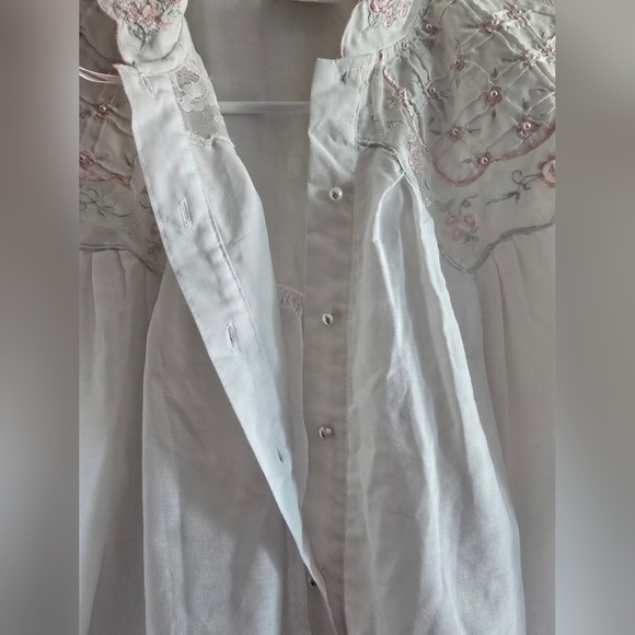 Gilligan & O'Malley White Pajama Top Short Sleeves - Picture 9 of 13